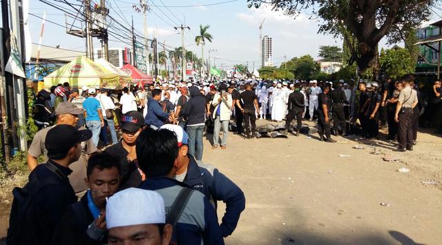 5 Polisi Terluka, Demo Tolak Pembangunan Gereja di Bekasi Ricuh
