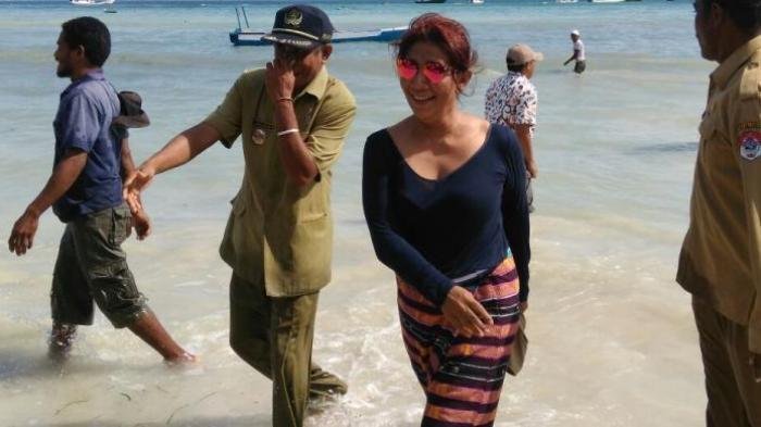 Foto Menteri Susi Sedang Ngopi di Tengah Laut Lagi Viral
