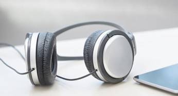 Seorang Perempuan Terluka Akibat Headphone Terbakar di Tengah Penerbangan