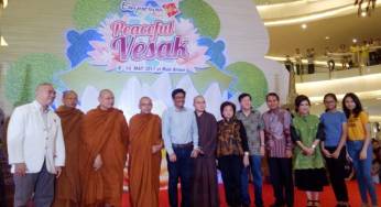 Djarot Hadiri Acara Waisak Goes To Mall di Pluit Jakarta Utara
