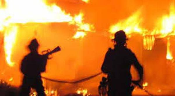Kebakaran Melanda Apartemen Elite Essence di Darmawangsa