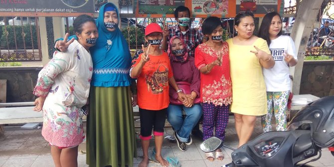 Massa Ahok Aksi Tutup Mulut di Mako Brimob, Pakai Lakban