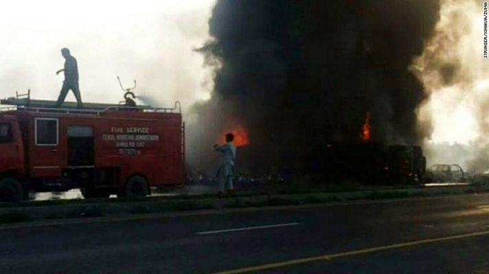 Tragis! 120 Orang Lebih Tewas Dalam Tragedi Kebakaran Truk Tanki di Pakistan