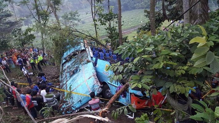 4 Orang Tewas Dalam Kecelakaan Bus Terjun ke Jurang di Purbalingga