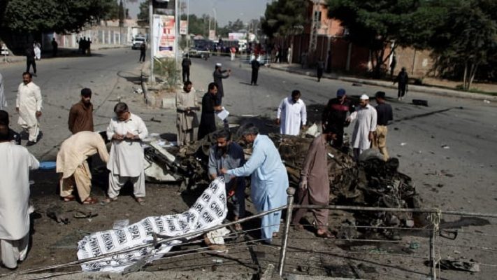 7 Orang Tewas Akibat Bom Bunuh Diri di Pakistan
