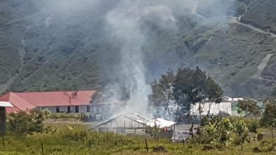 Massa Bakar Puluhan Rumah di Puncak Jaya Papua