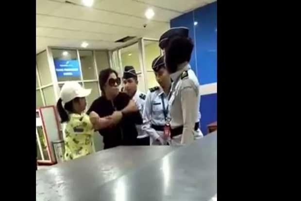 Wanita yang Mengaku Istri Jenderal Laporkan Balik Petugas Bandara
