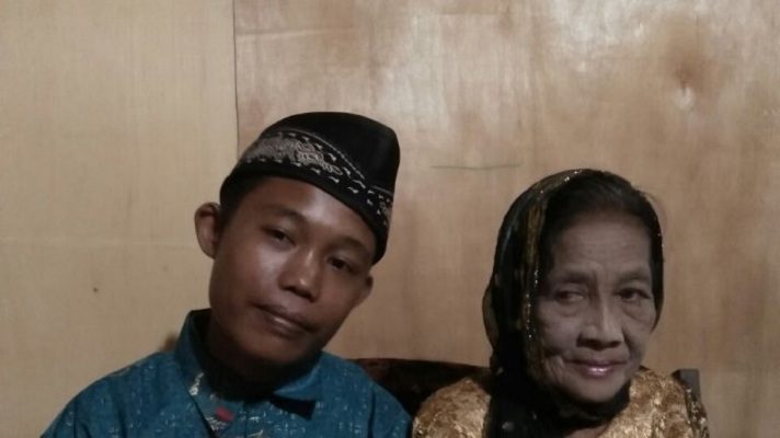 Viral! Remaja Asal Baturaja Menikahi Wanita 71 Tahun