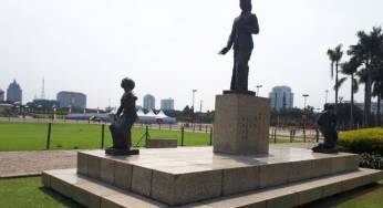 Dikira Gunakan Aksara Cina, Patung Kartini di Monas Diprotes