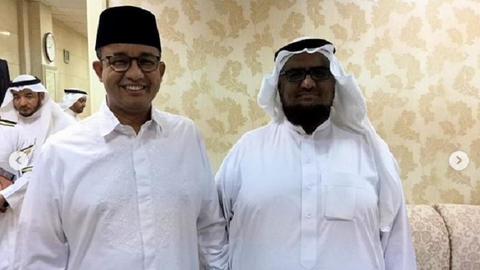 Sindiran Pedas Netizen Tentang Anies Tunaikan Ibadah Haji