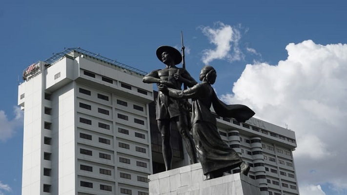 Dituding Simbol Komunis Patung Pahlawan Terancam Dirobohkan
