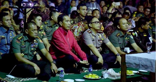 Reaksi Amin Rais Ketika Jokowi Nobar Film G30S/PKI