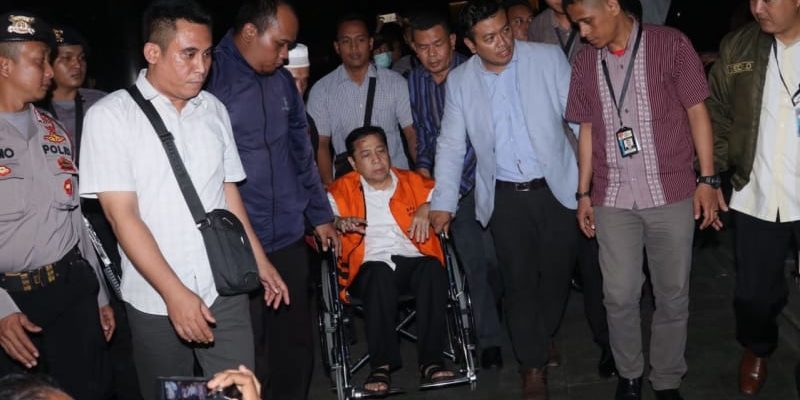 KPK Resmi Jebloskan Setya Novanto ke Rutan KPK dengan Mobil Tahanan KPK