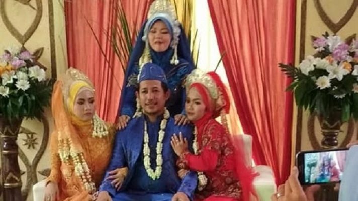 Viral Foto Pria Menikah dengan 3 Wanita di Pelaminan, Ini Faktanya