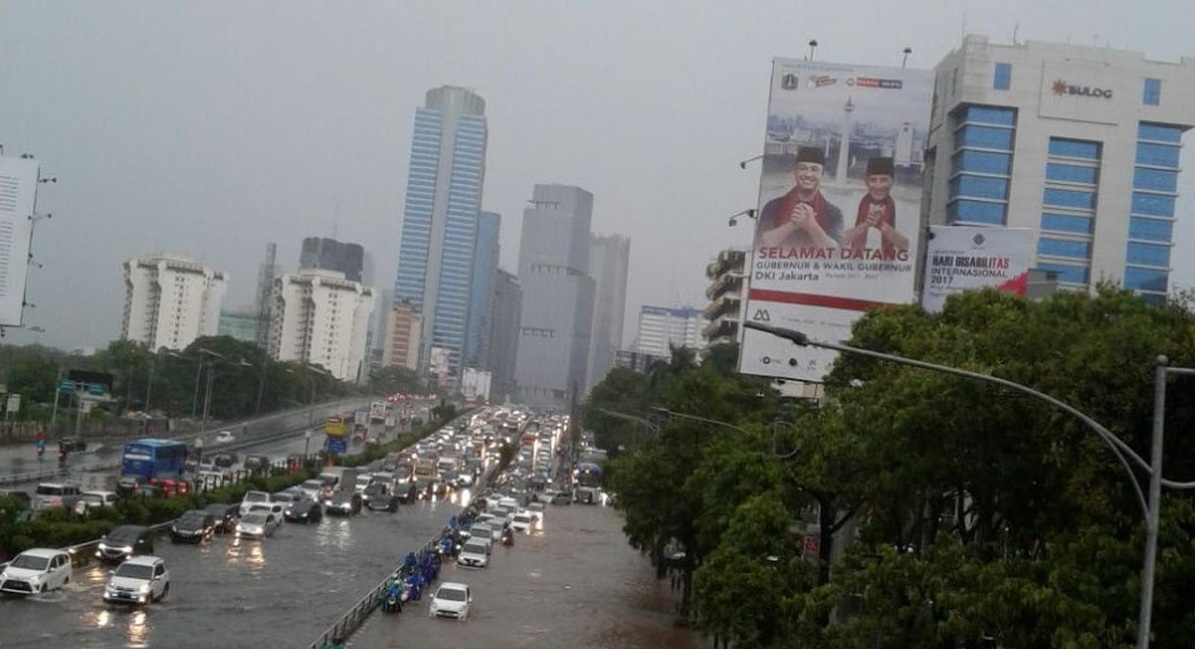 Banjir Kepung Jakarta, Wartawan Tanya Solusi, Sandiaga Uno Cuma Bilang Begini
