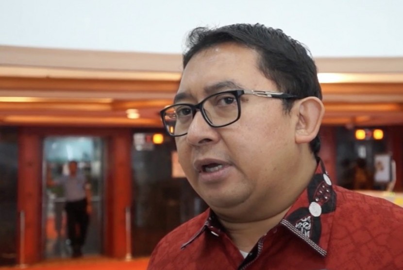 Fadli Menganggap Airlangga Rangkap Jabatan, Jokowi Telan Ludah Sendiri