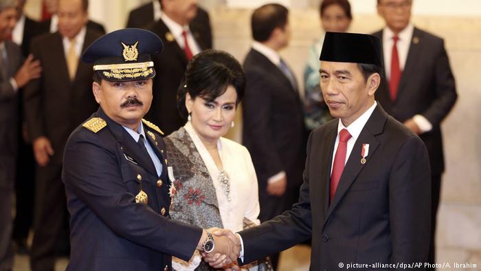 Mengerikan Belum Jadi Panglima, Jokowi Dan Hadi Tjahjanto Sudah Difitnah PKI