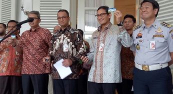 Rp 3.500 untuk Sekali Jalan, Kartu OK Otrip Anies-Sandi Diluncurkan