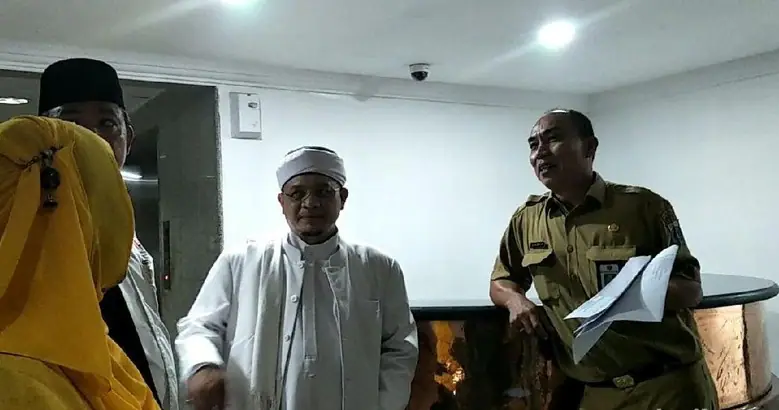 Sejumlah Ormas Marah Akibat Anies Tunda Agenda Makan Siang