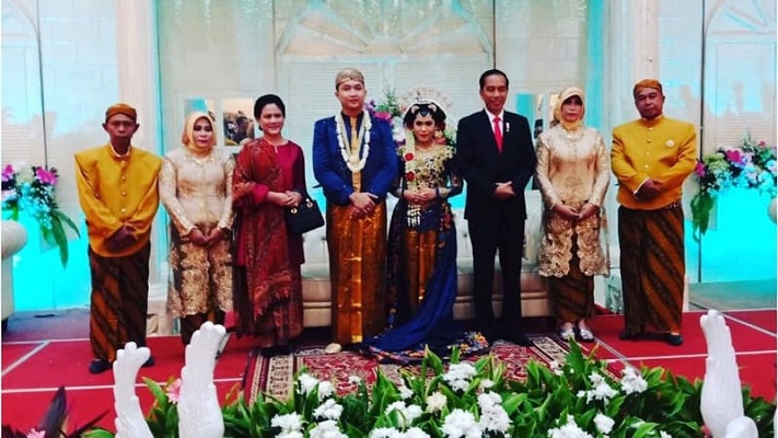Tamu Undangan Dibuat Kaget, Jokowi-Iriana Hadiri Pernikahan Sopirnya