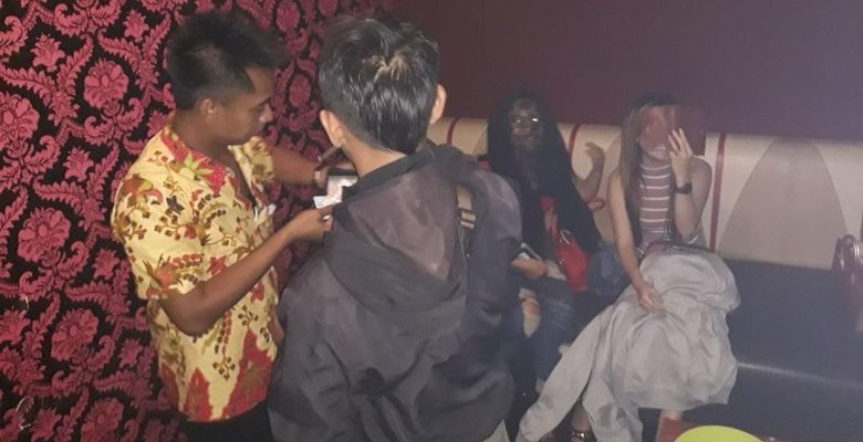 Wajah Pemandu Lagu Seperti Hantu, Begini Kata Paranormal