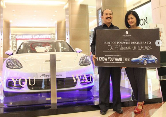 Fredrich Yunadi Mantan Pengacara Setnov, Menang Undian Porsche Panamera