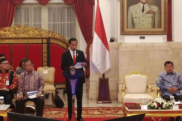 Kumpulkan Gubernur, Jokowi Minta Kebijakan Pusat-Daerah Selaras
