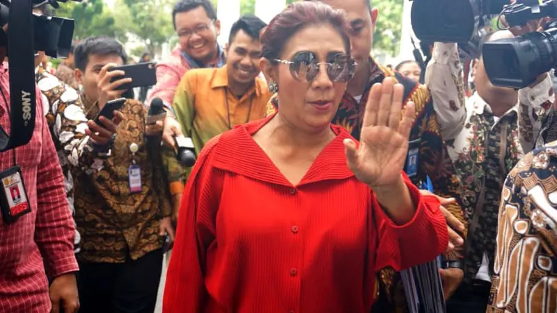 Menteri Susi Temui Massa Nelayan Cantrang di Monas, Lalu Berorasi Diatas Mobil Komando