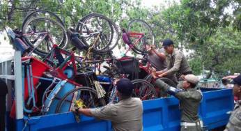 Pemprov DKI Ancam Memulangkan, Tukang Becak Cirebon Tidak Gentar