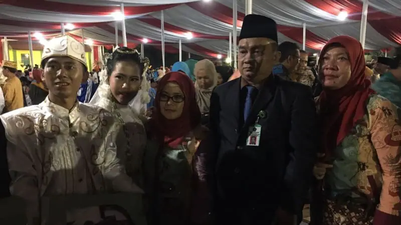 Peserta Nikah Massal Ini Tak Dapat Buku Nikah Akibat Dianggap di Bawah Umur