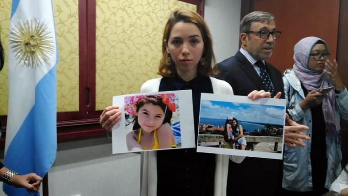 Elizabeth dari Argentina ke Indonesia Cari Alum, Putrinya yang Hilang