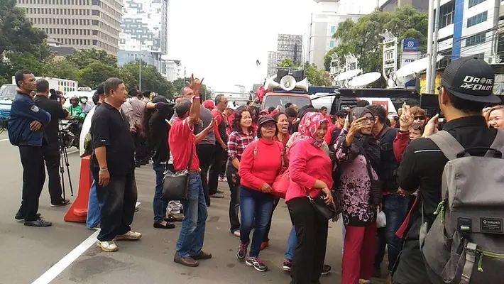 Massa Pro: Pak Ahok You Are Not Alone Kami Tetap Setia Mendukung Anda