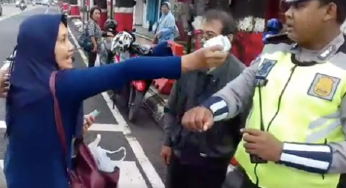 Selain Gigit, Ibu di Kudus Keluarkan Rp 1 Juta Minta Polisi Berikan Helm