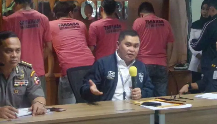 Admin MCA Ngaku Siap Mati Syahid Lawan Jokowi, Gitu Mau Ditangkap Sibuk Hilangkan Bukti