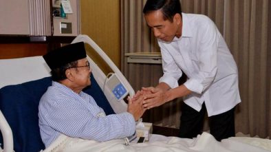 Presiden Jokowi Kirim Dokter Spesialis Jantung dan Pembuluh untuk Habibie