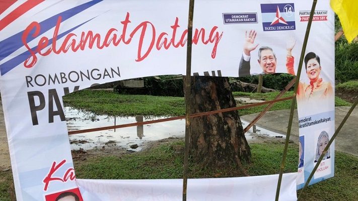SBY Minta Kadernya Mengalah dan Turunkan Bendera Demokrat yang Dirobek