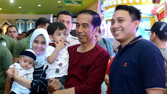 Anak Dibilang Kampanye, Jokowi: Jan Ethes Cucu Saya, Gak Boleh Ajak Main?