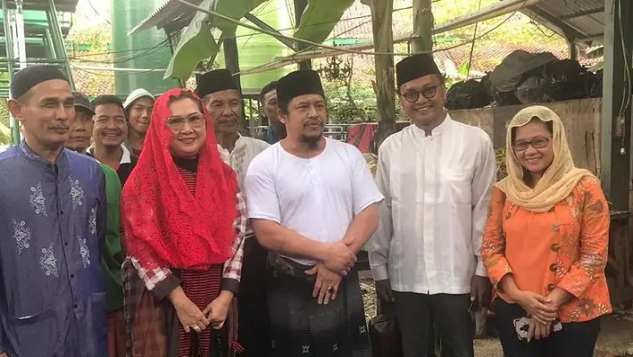 Gembira Ahok Bebas, Cucu Mbah Priuk Syukuran Potong Kerbau