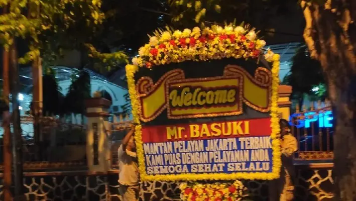 Karangan Bunga 'Welcome Mr Basuki' Jelang Kebebasan Ahok di Mako Brimob