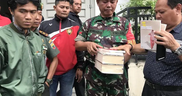 Penyitaan Buku oleh TNI di Padang Dinilai Langgar Hukum