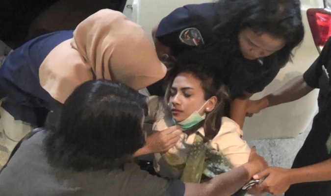 Polisi Tunda Penahanan Vanessa Angel karena Sakit Maag Akut