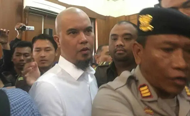Ahmad Dhani Berpesan: Tolong Jangan Tulis di Bui, Kasihan Mama Saya