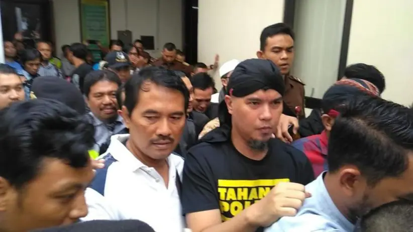 Ahmad Dhani Tulis Surat Didalam Tahanan: Mama Jangan Sedih dan Menangis