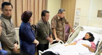 Ani Yudhoyono Mengalami Sakit, Jokowi Terjunkan Dokter Kepresidenan ke Singapura