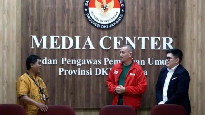Kena Fitnah dan Hoax, PSI Laporkan Spanduk 'Hak-hak LGBT' ke Bawaslu