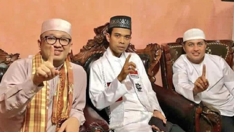 Klarifikasi Terkait Ramai Foto Ustaz Somad Salam 1 Jari