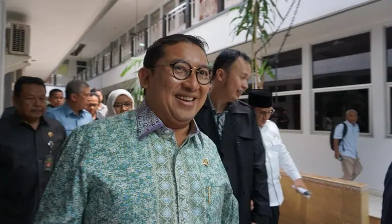 Kontroversi Gelar Untuk Jokowi, Fadli Zon: Bolehkah Kita Panggil Jokowi 'Cak-Jancuk'?