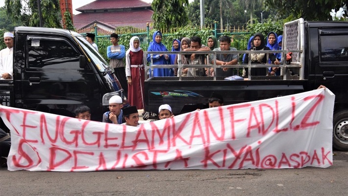 Santri di Bogor Demo Tuntut MKD Periksa Fadli Zon Terkait Hina Mbah Moen