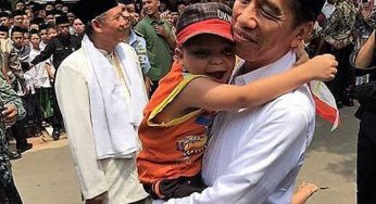 Teriak-teriak Memanggil, Anak Berkebutuhan Khusus Terkabul Peluk Jokowi
