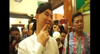 Ahmad Dhani Datang ke Sidang Kasus ‘Idiot’ Salam Dua Jari Pulang Sakit Gigi